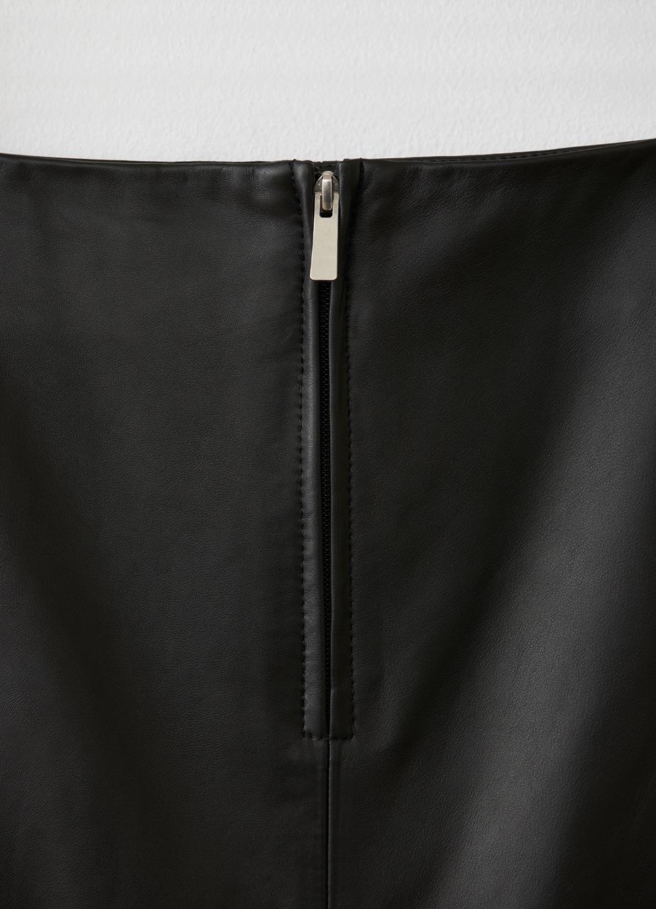 The maxi skirt Black leather