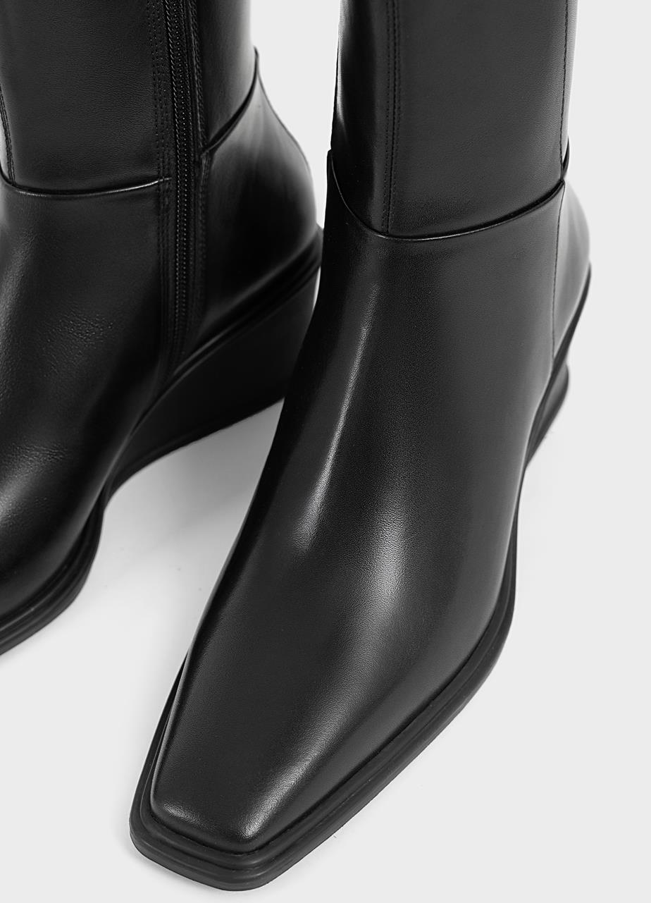 Aino boots Black leather