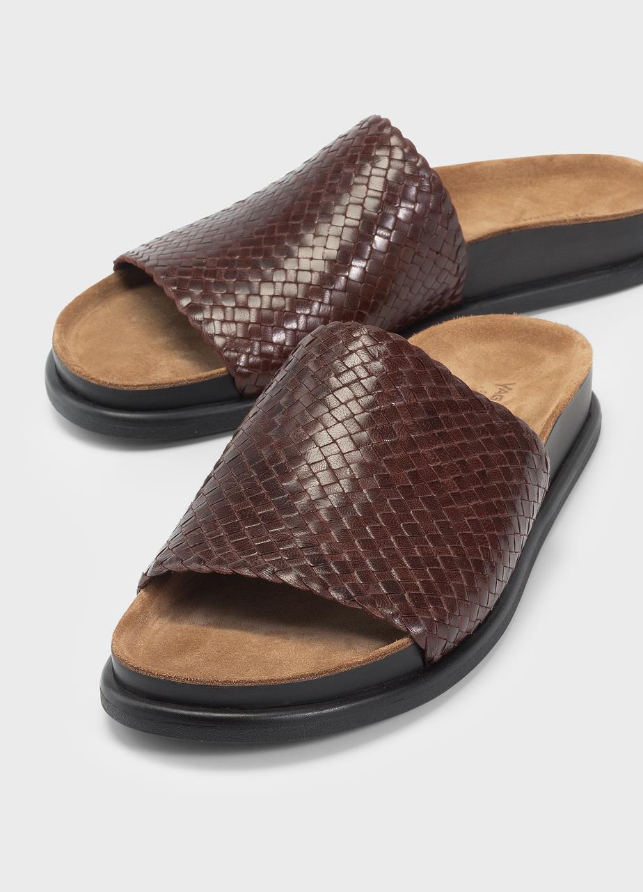 Effie sandals Brown patent/embossed
