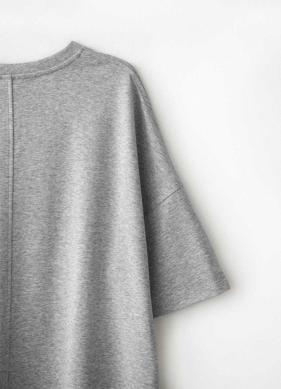 Boxy t-shirt w Grey textile