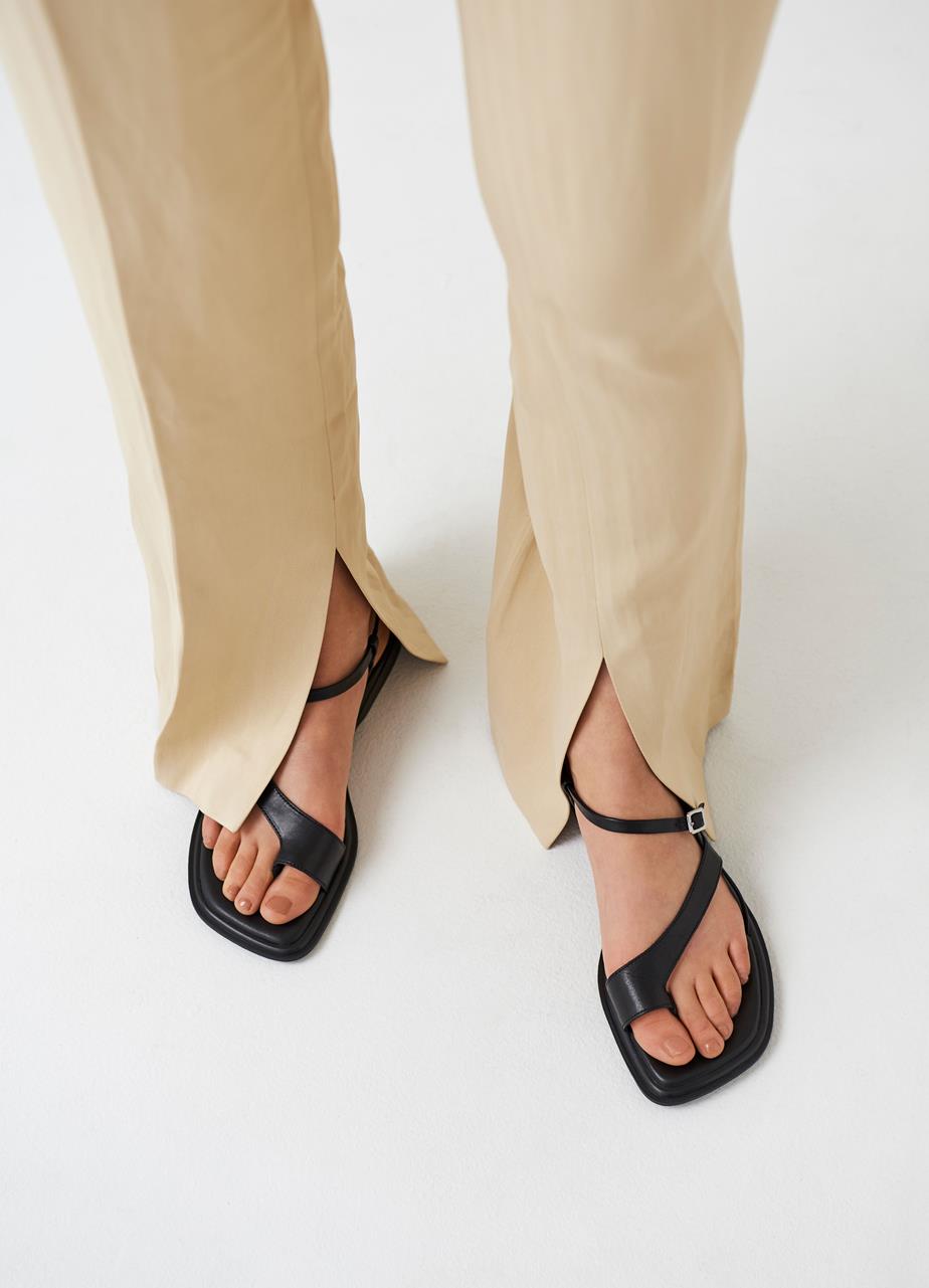 Izzy sandals Black leather