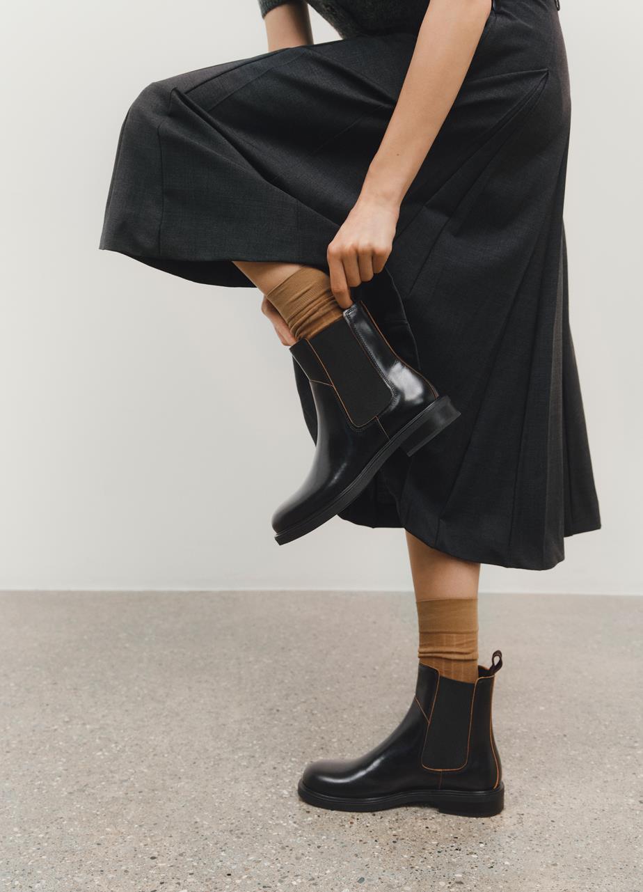 Freya boots Black contrast edges